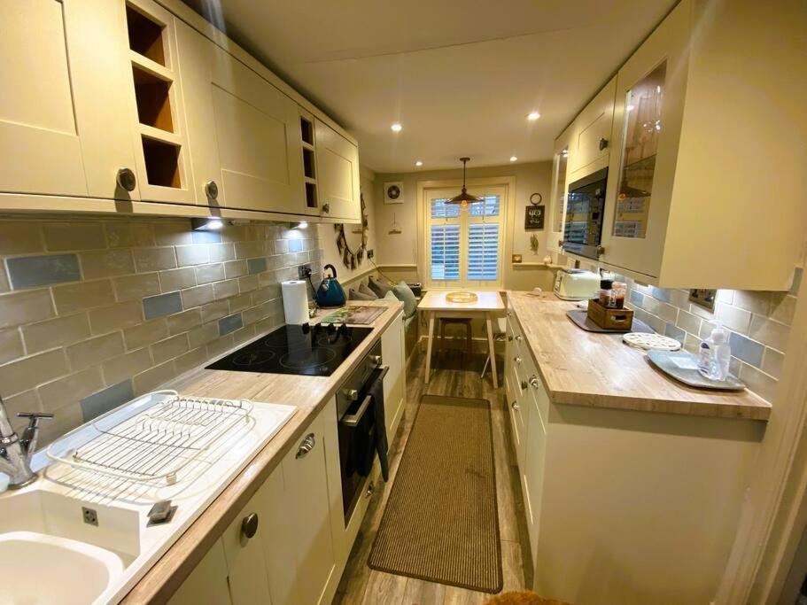 Beautiful Immaculate Aldeburgh Cottage, Sunny Outdoor Space, Free Parking - Easy Walk To Beach & Town Buitenkant foto