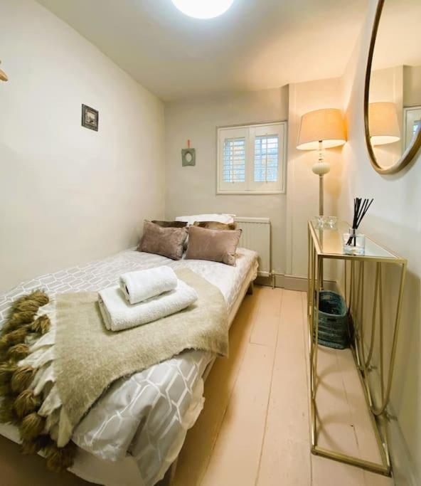 Beautiful Immaculate Aldeburgh Cottage, Sunny Outdoor Space, Free Parking - Easy Walk To Beach & Town Buitenkant foto